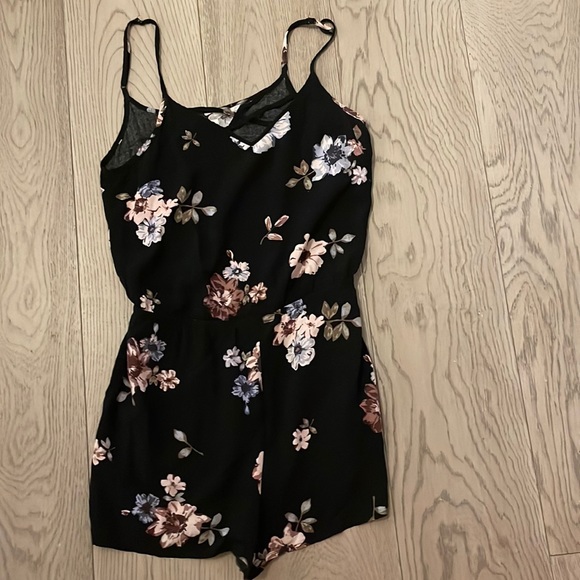 Floral Romper - Picture 1 of 2